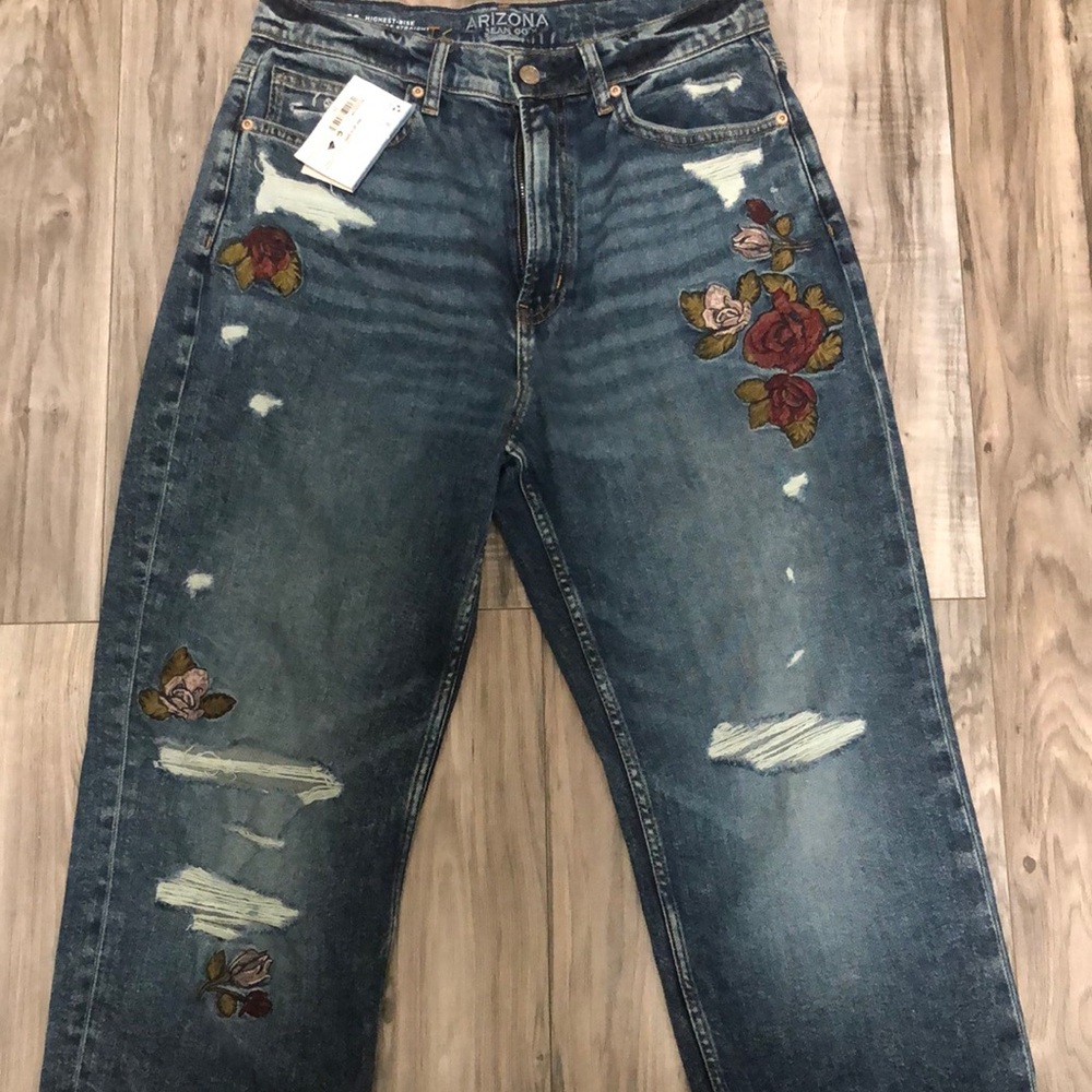 Arizona Jean Company Embroidered Jeans